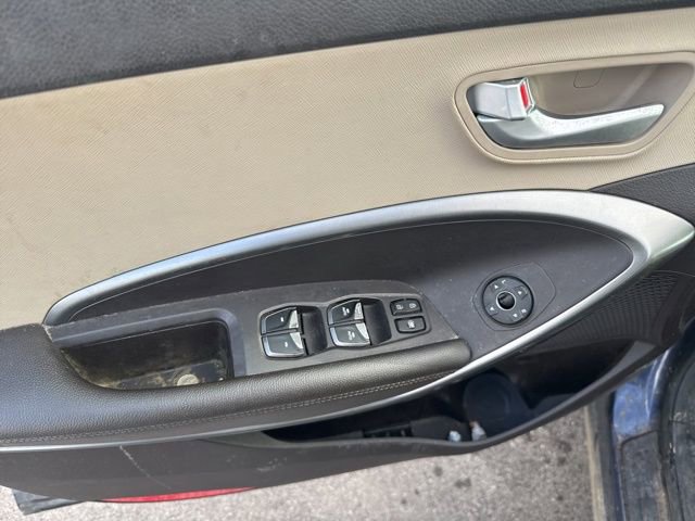 Used 2018 Hyundai Santa Fe SE w/ Cargo Package image 12