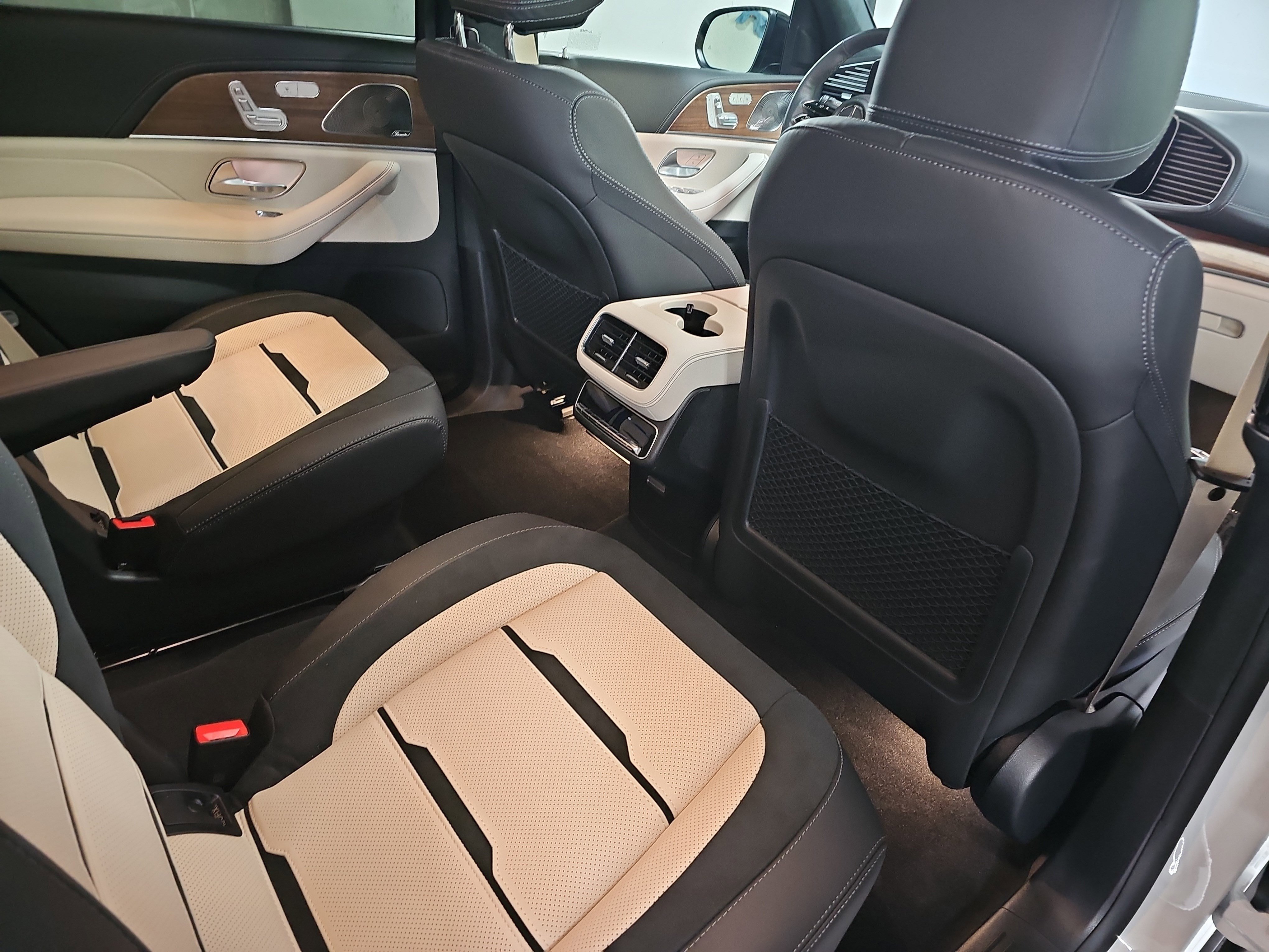 New 2026 Mercedes-Benz GLS 63 AMG 4MATIC image 11