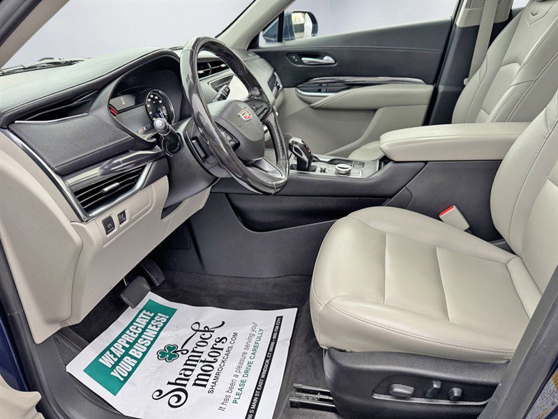 Used 2019 Cadillac XT4 Luxury w/ Cold Weather Package image 13