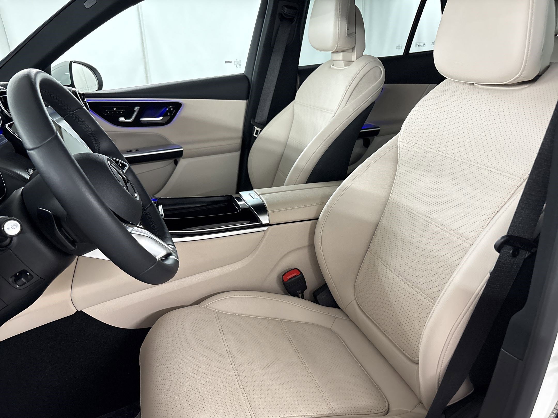 Certified 2025 Mercedes-Benz GLC 350e 4MATIC image 5