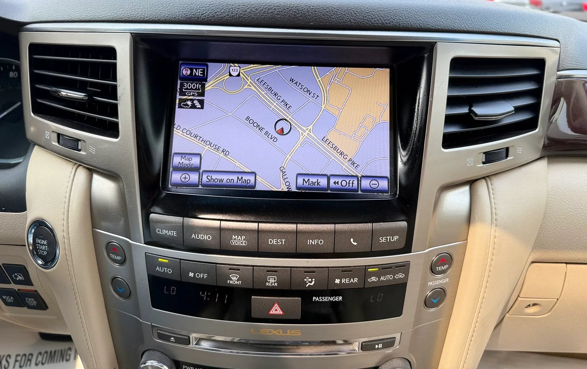 Used 2013 Lexus LX 570 4WD image 17