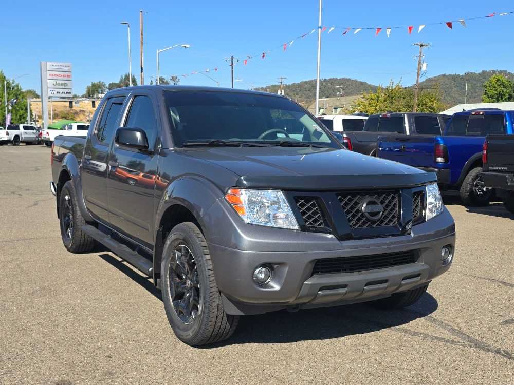 Used 2021 Nissan Frontier SV w/ Midnight Edition Floor Mats AWD/4WD image 7