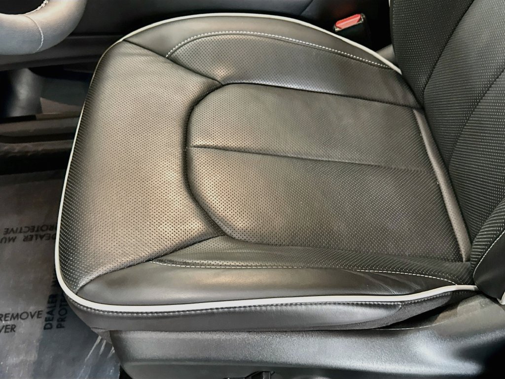 Used 2026 Chrysler Pacifica Limited FWD image 22