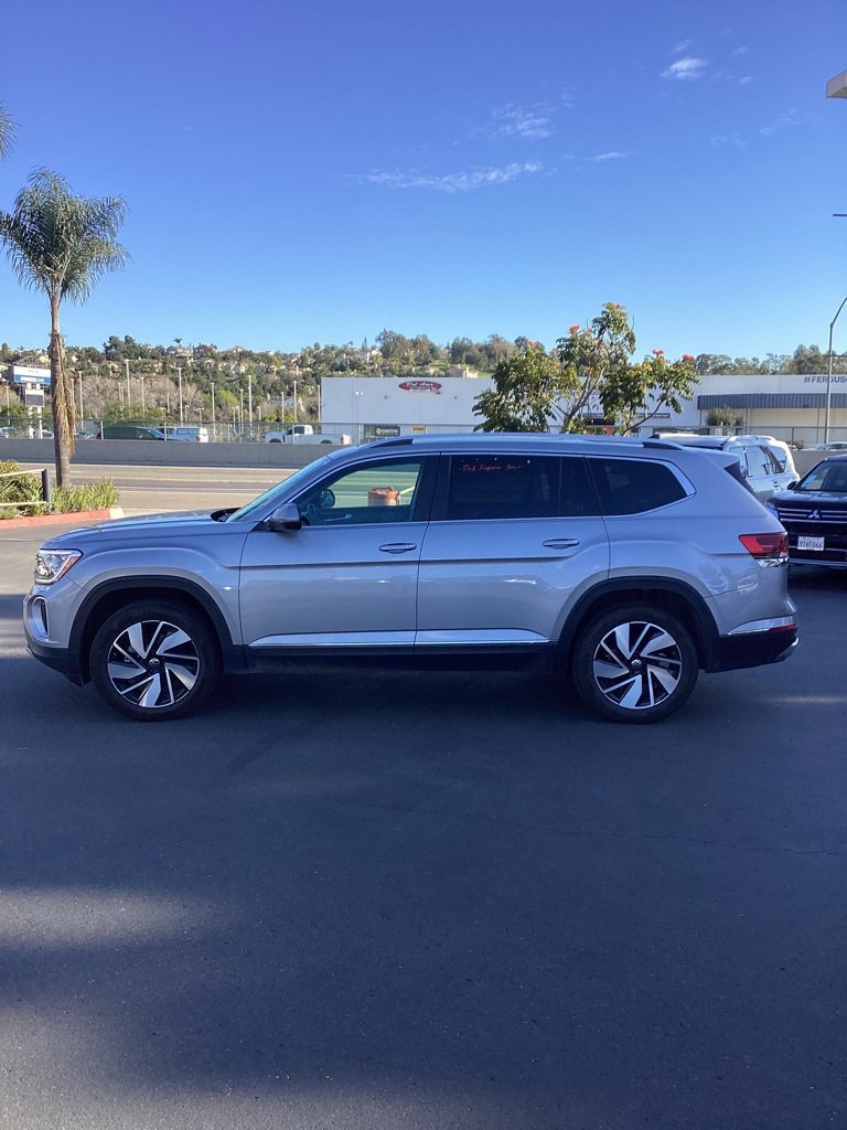 Used 2025 Volkswagen Atlas SEL image 6