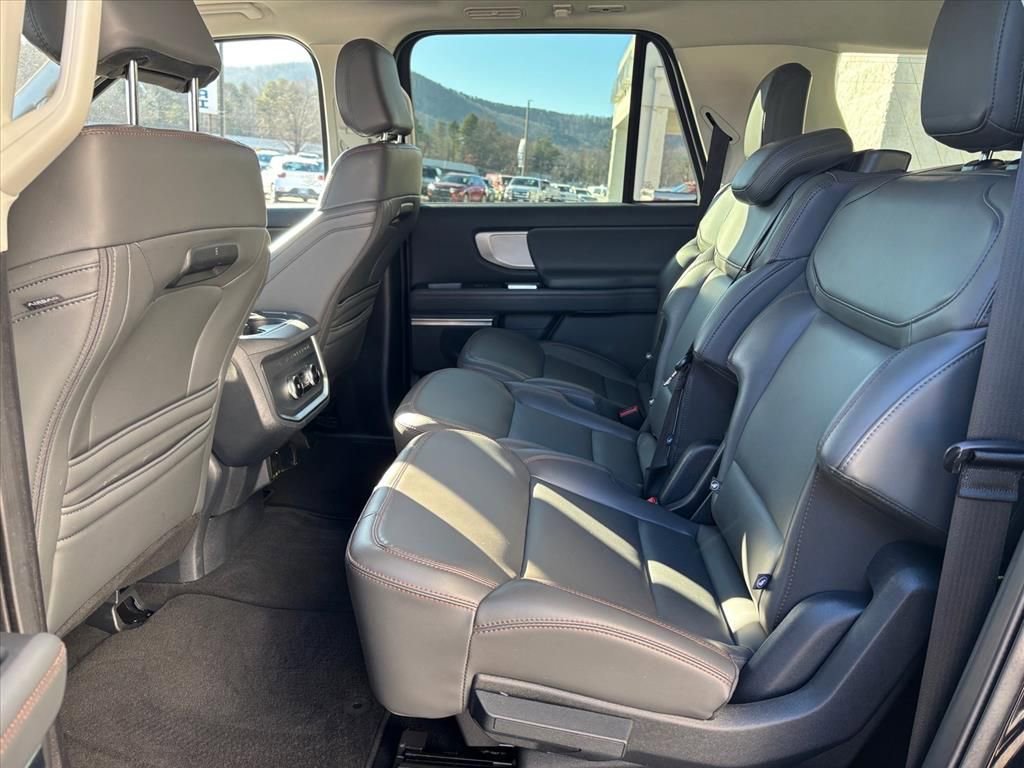 Used 2025 Ford Expedition Max Active image 11