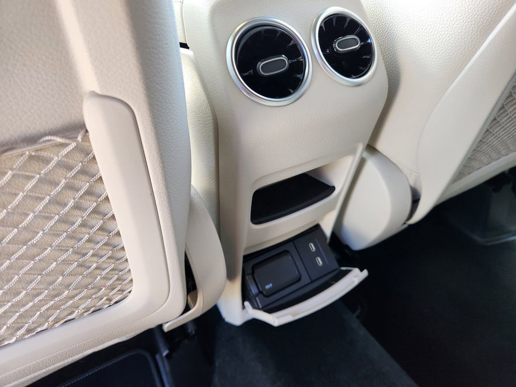 Used 2025 Mercedes-Benz GLA 250 4MATIC image 11