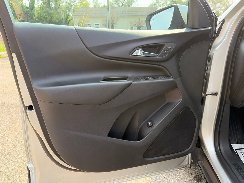 Used 2021 Chevrolet Equinox LT AWD/4WD image 17