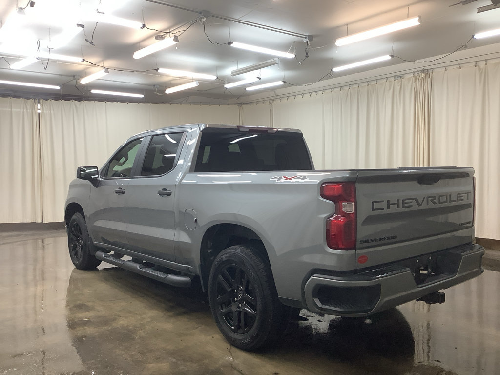 Used 2023 Chevrolet Silverado 1500 Custom w/ 2.7L Blackout Package AWD/4WD image 9