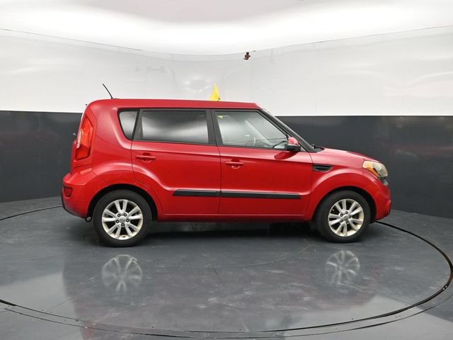 Used 2013 Kia Soul + FWD image 11