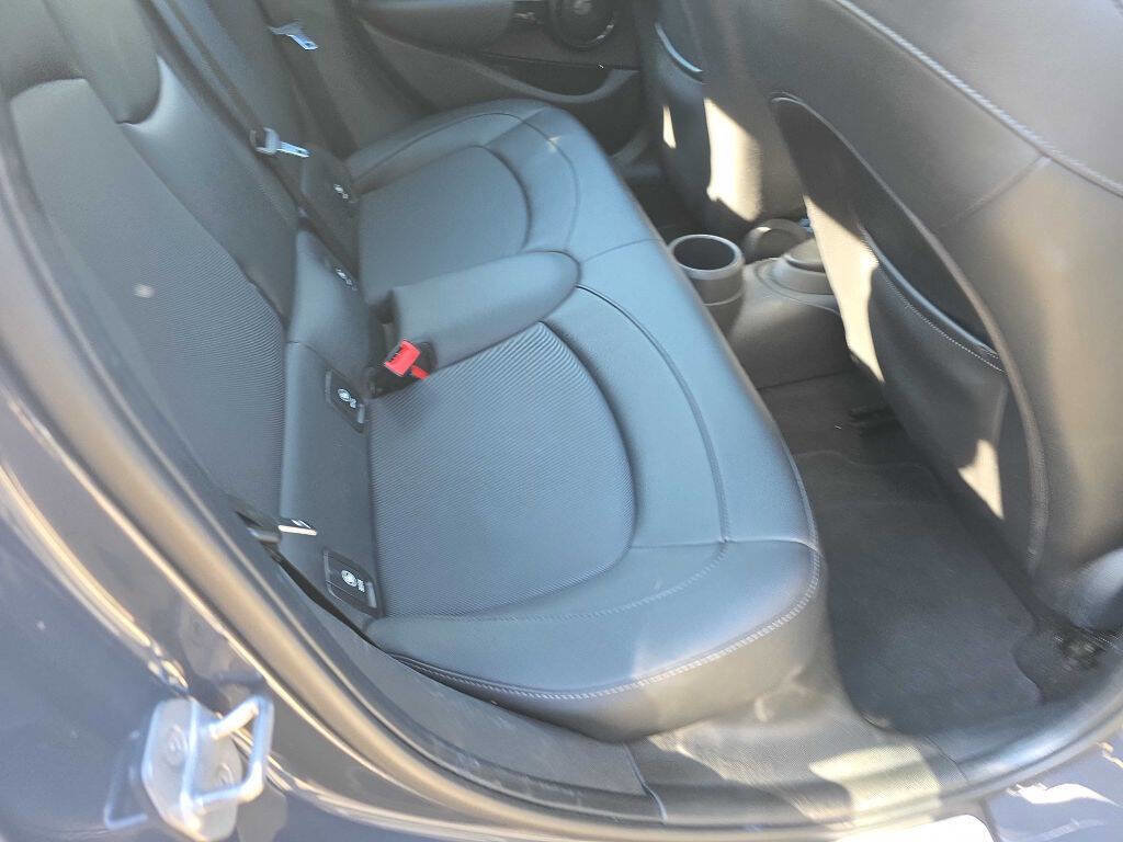 Used 2019 MINI Cooper S image 15