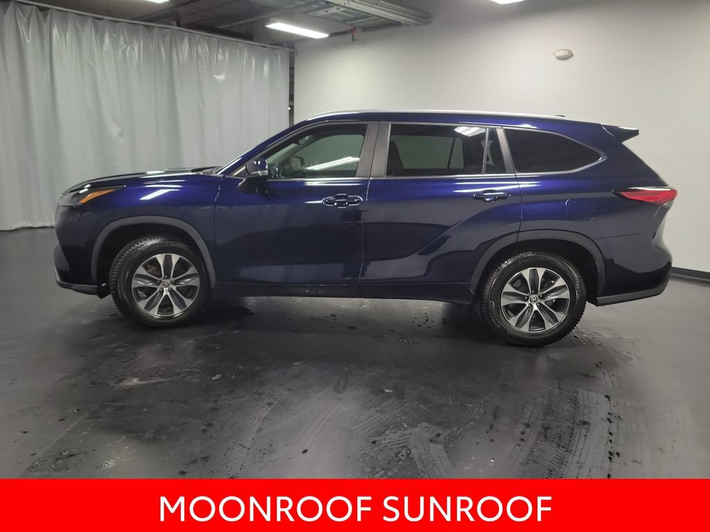 Used 2023 Toyota Highlander XLE FWD image 5