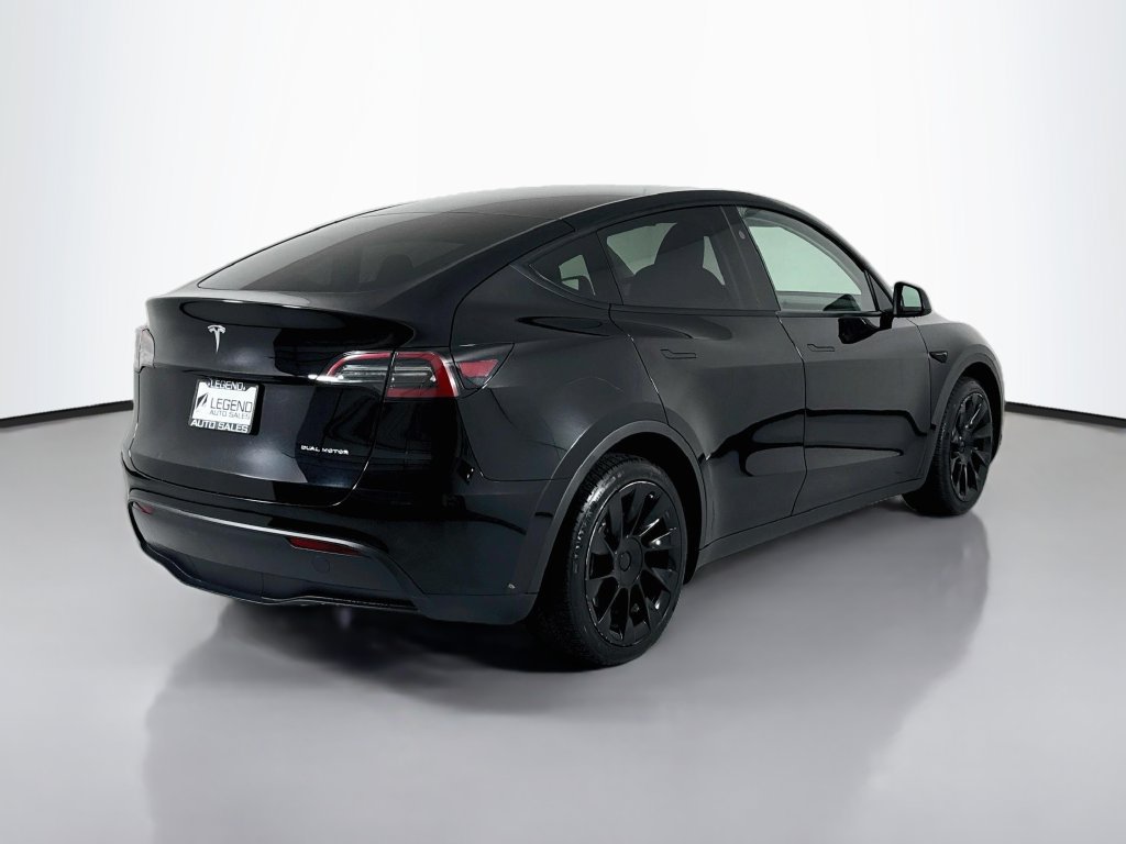 Used 2024 Tesla Model Y Long Range AWD/4WD image 6