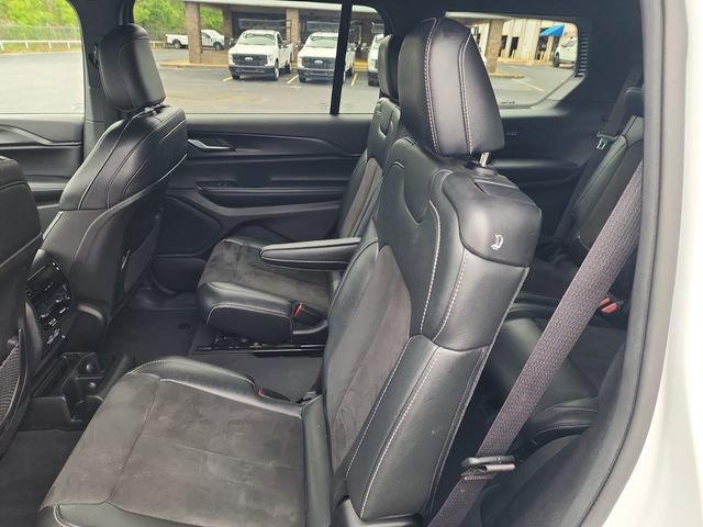 Used 2023 Jeep Grand Cherokee L Laredo image 24