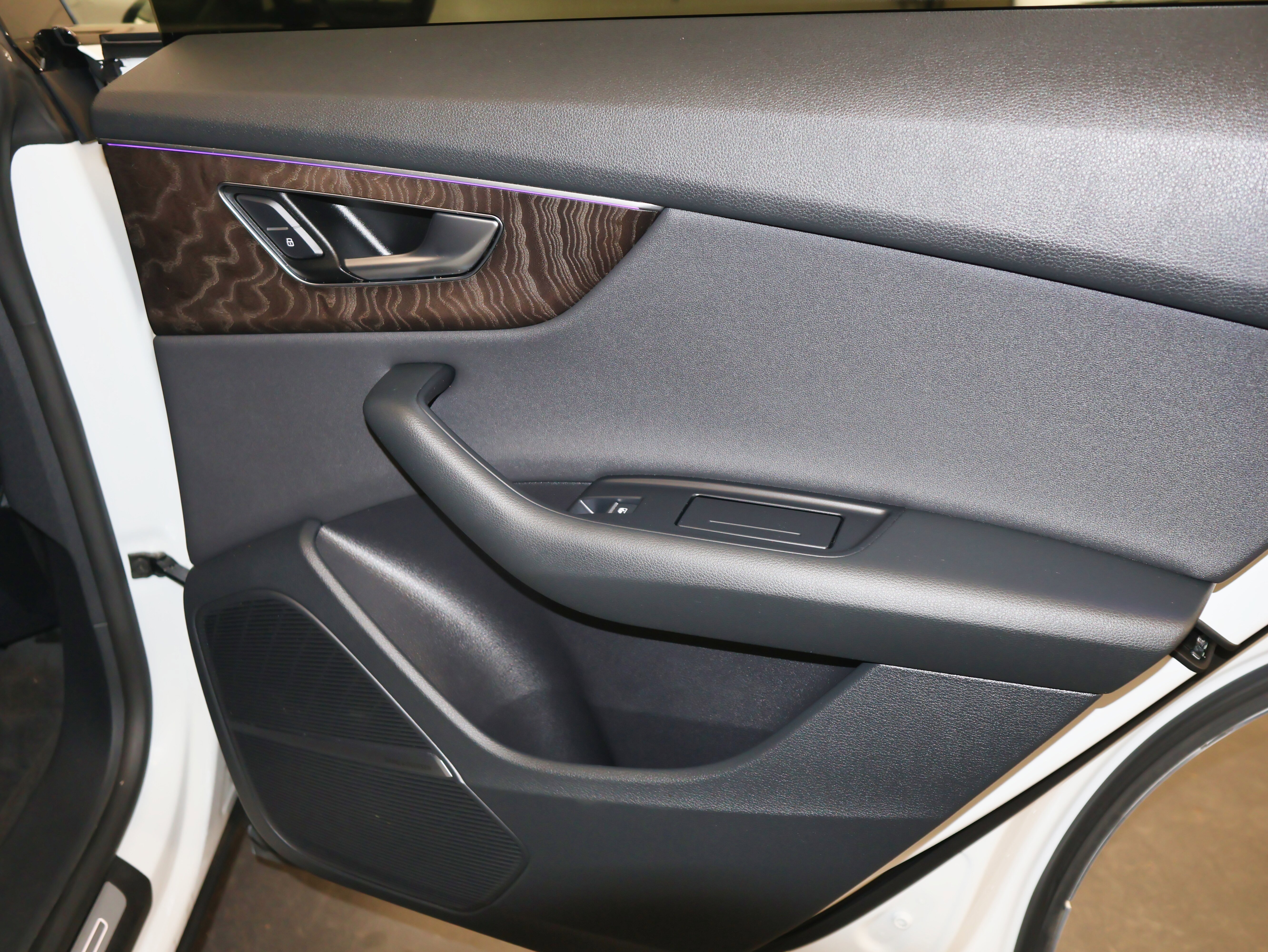 Used 2019 Audi Q8 Premium Plus w/ Premium Plus image 52