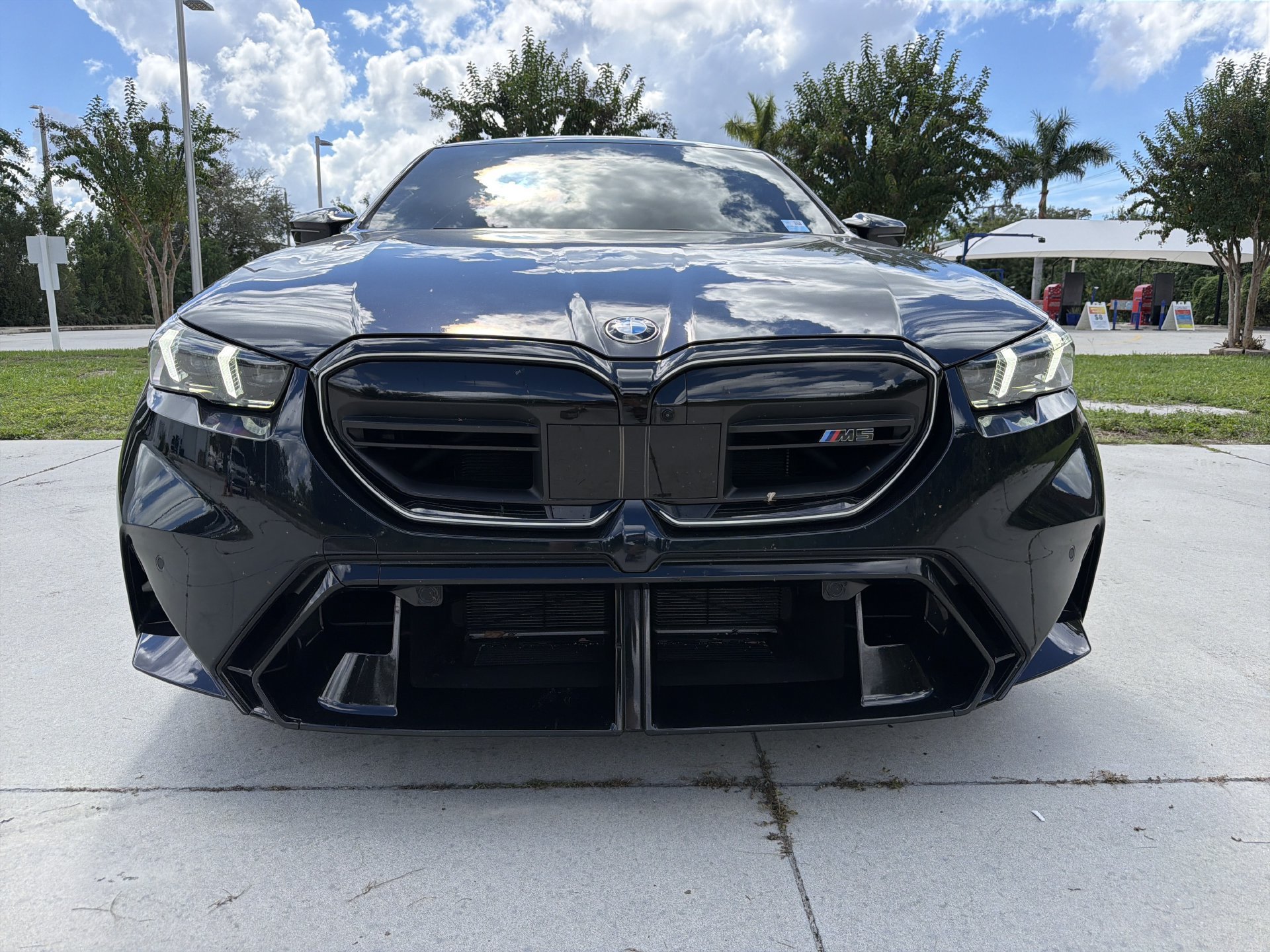 Used 2026 BMW M5 w/ Executive Package AWD/4WD image 2