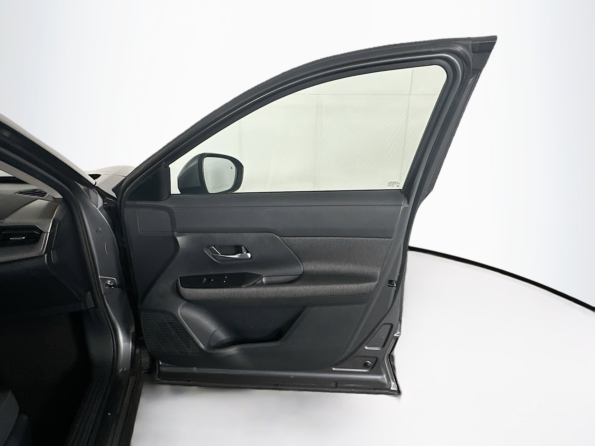 Used 2025 Nissan Kicks SV image 29