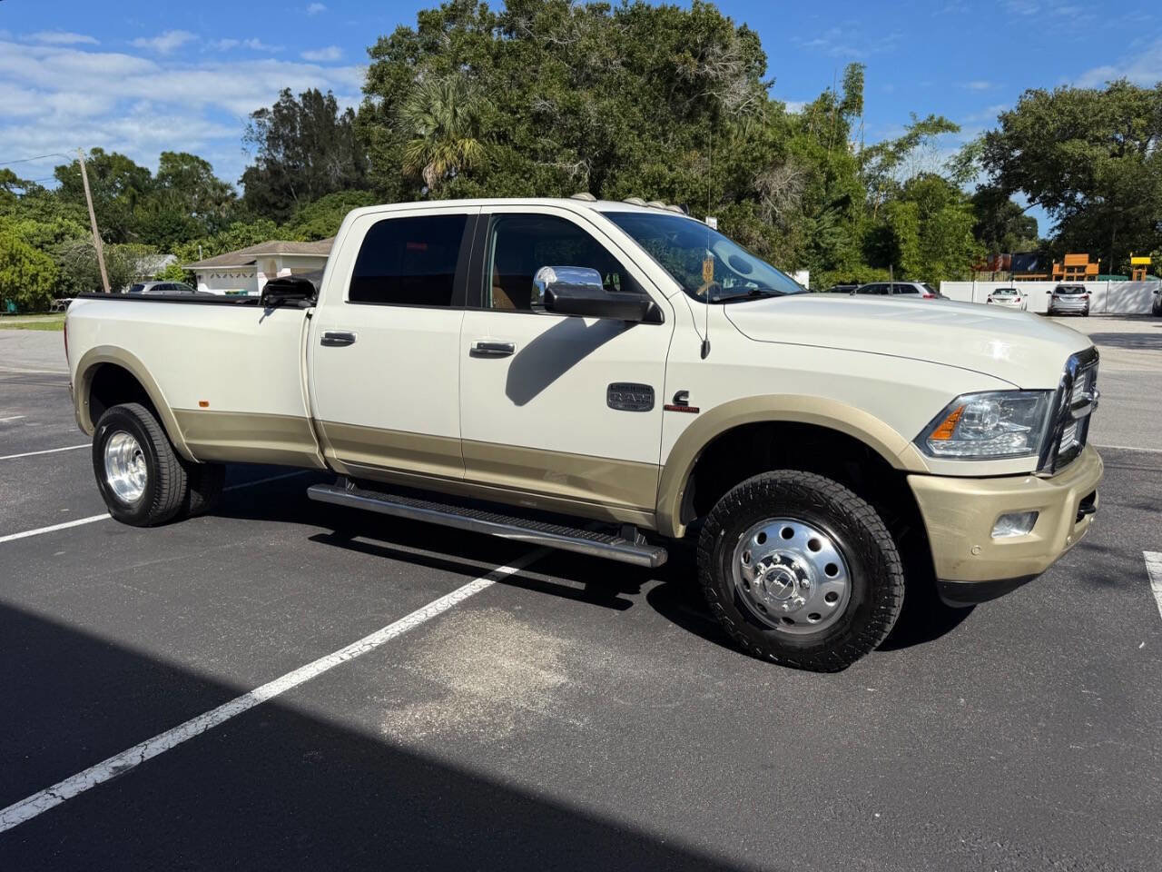 Used 2016 RAM 3500 Laramie Longhorn image 11