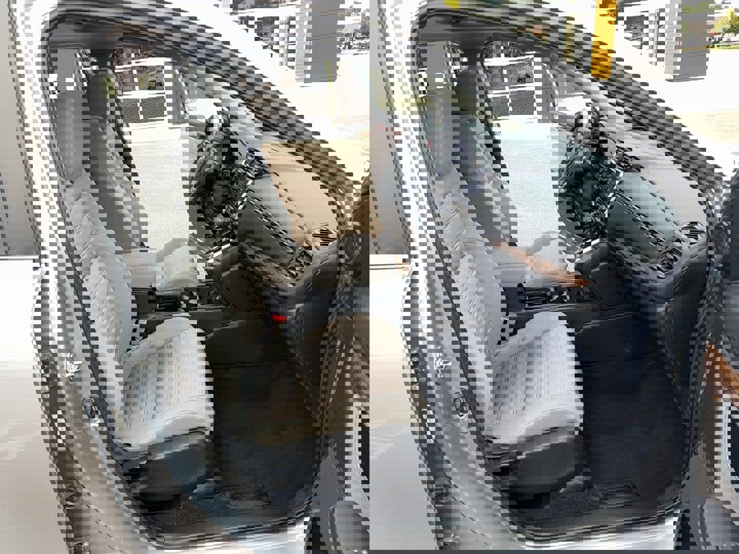 Used 2020 Honda CR-V EX image 17