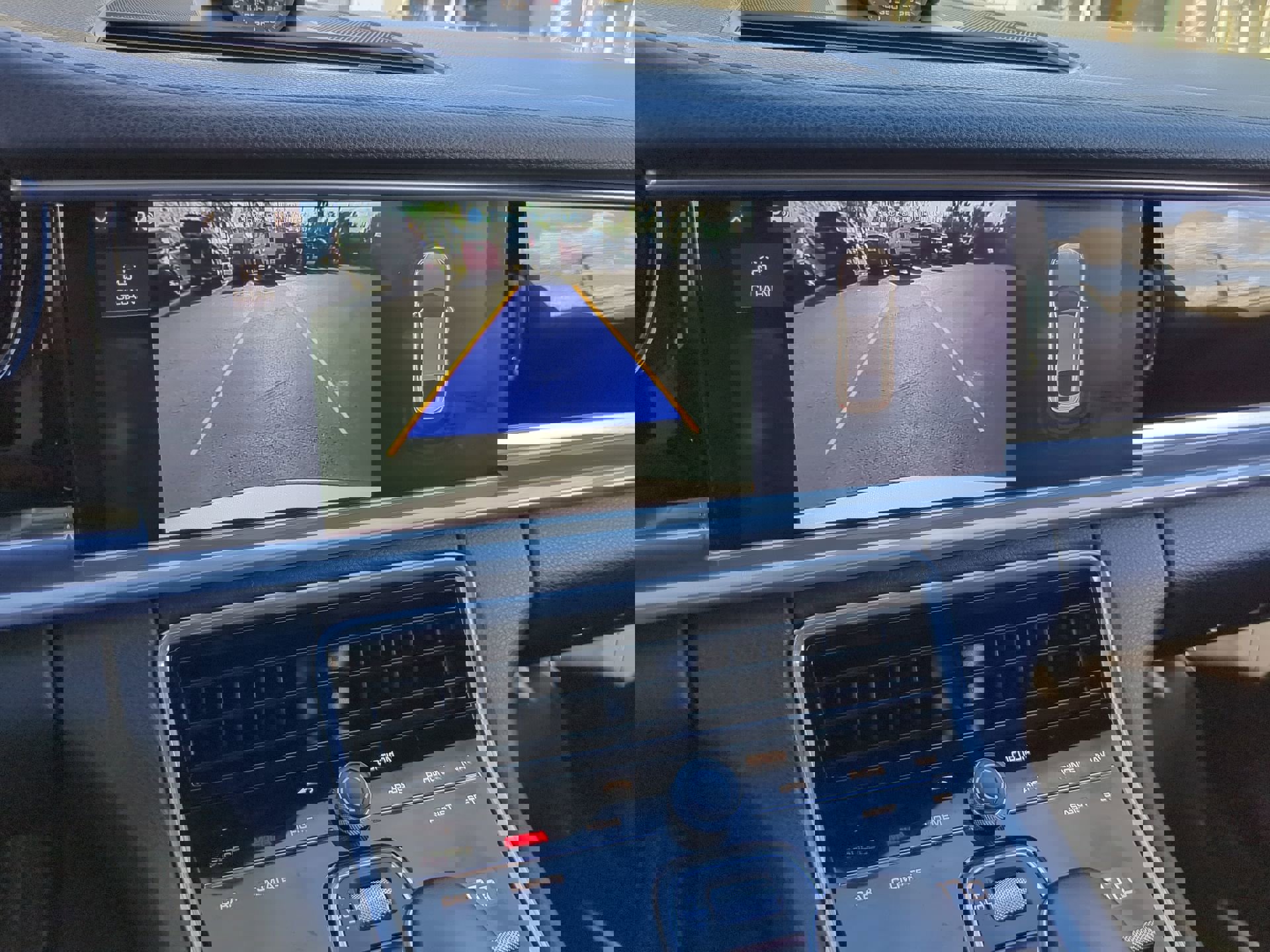 Used 2018 Porsche Panamera 4S w/ Premium Package Plus image 25