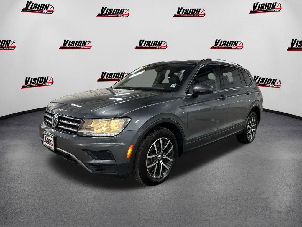 Used 2019 Volkswagen Tiguan SE w/ Panoramic Sunroof Package image 1