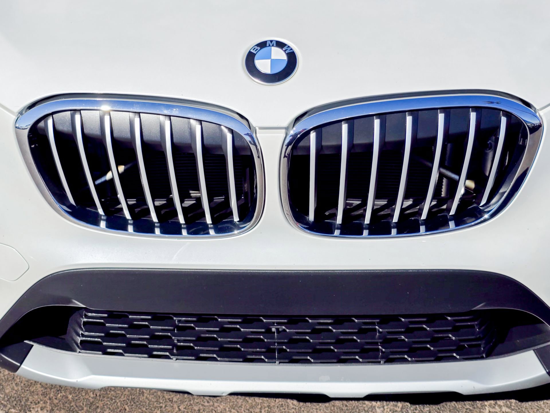 Used 2018 BMW X1 xDrive28i w/ Premium Package image 3