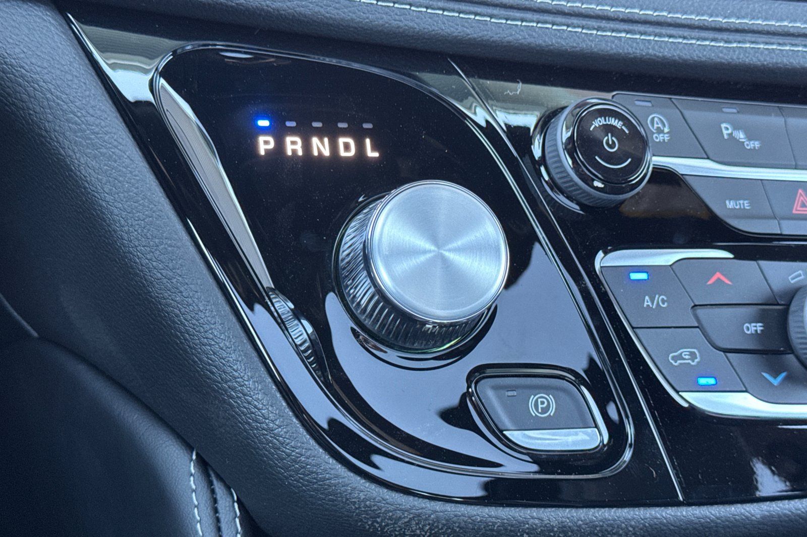 New 2027 Chrysler Pacifica Limited AWD/4WD image 19