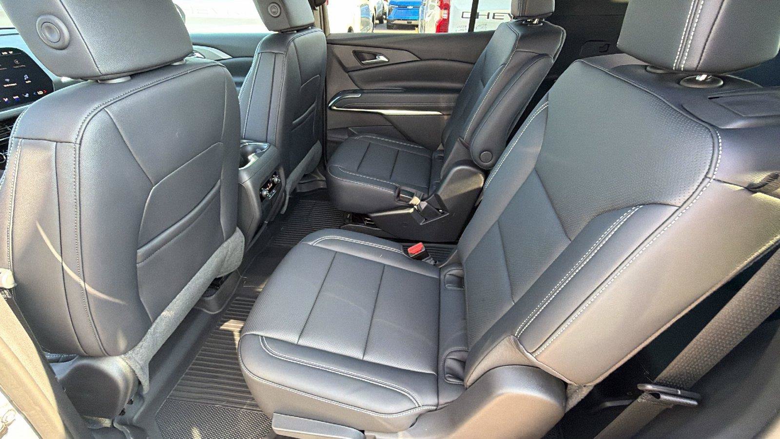 New 2027 Chevrolet Traverse LT w/ Midnight/Sport Edition FWD image 21
