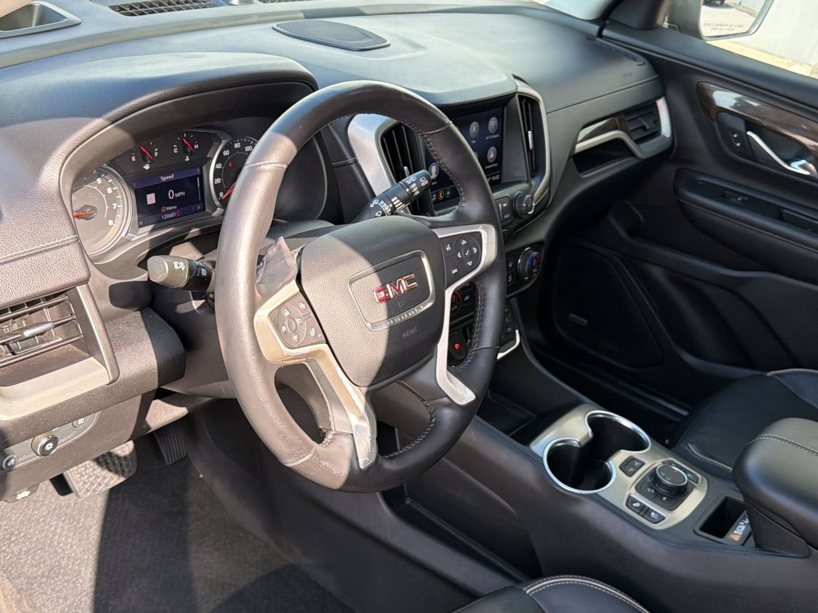 Used 2019 GMC Terrain Denali w/ Advanced Safety Package FWD image 4