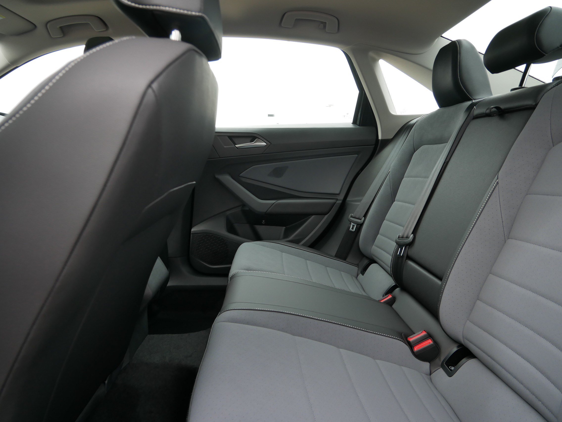 New 2027 Volkswagen Jetta SE FWD image 5