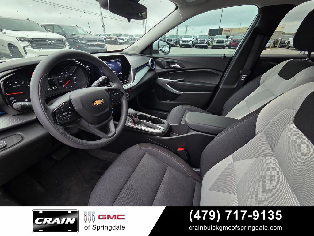 Used 2025 Chevrolet Trax LS w/ LS Convenience Package FWD image 10
