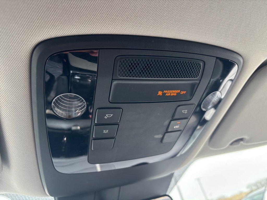 Used 2024 Kia Carnival LX image 27