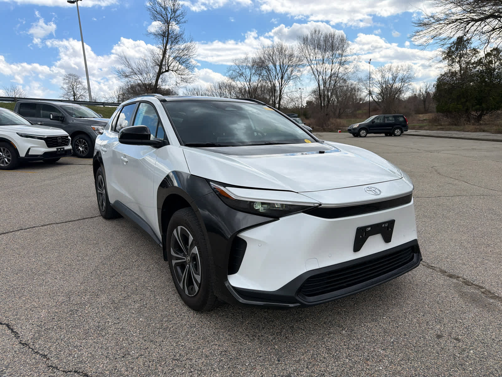 Used 2024 Toyota bZ4X XLE w/ Weather Package image 3