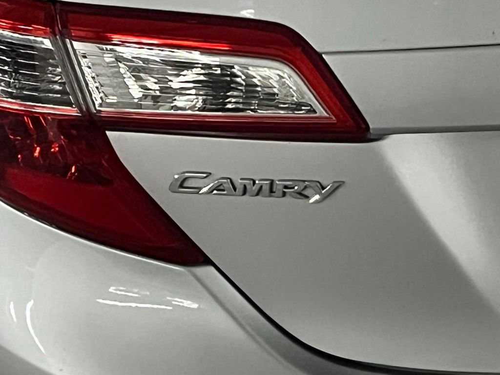 Used 2014 Toyota Camry SE image 29