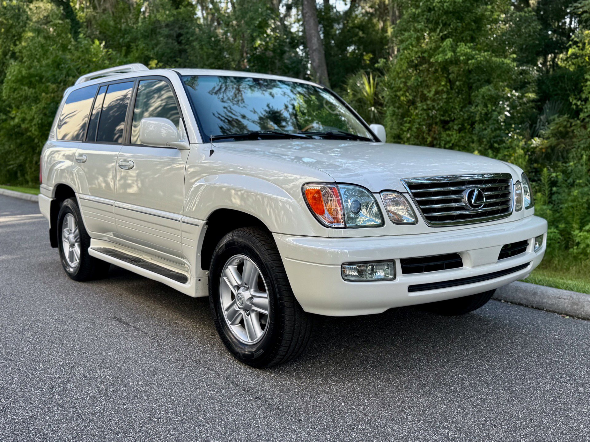 Used 2006 Lexus LX 470 4WD image 2
