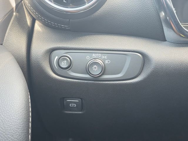 Used 2025 Chevrolet Blazer LT image 31