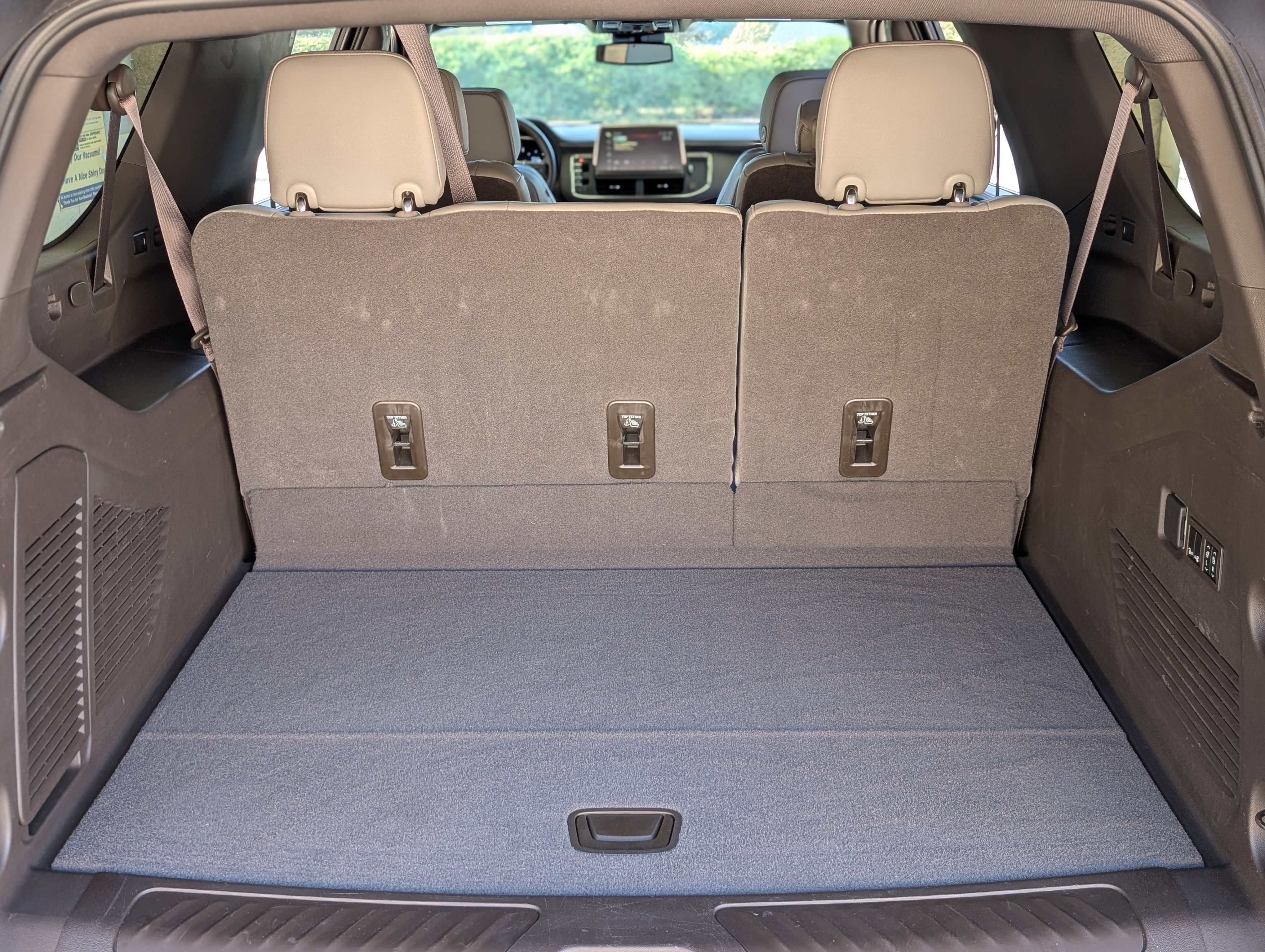 Used 2023 GMC Yukon XL SLT w/ SLT Luxury Package image 18