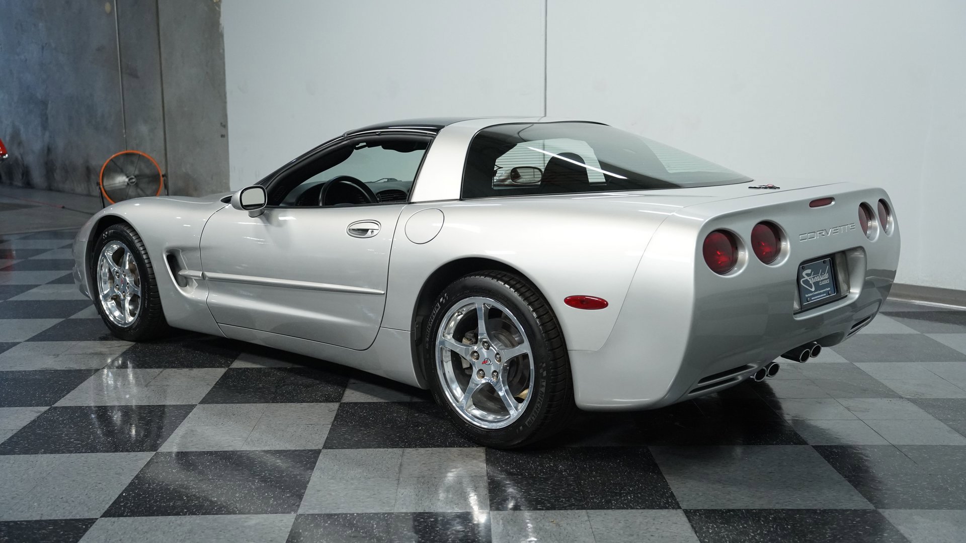 Used 2004 Chevrolet Corvette Coupe w/ Preferred Equipment Group image 7