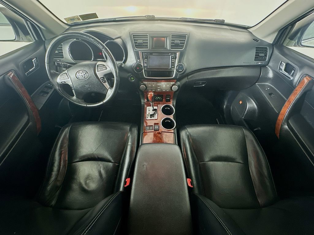 Used 2013 Toyota Highlander Limited image 10