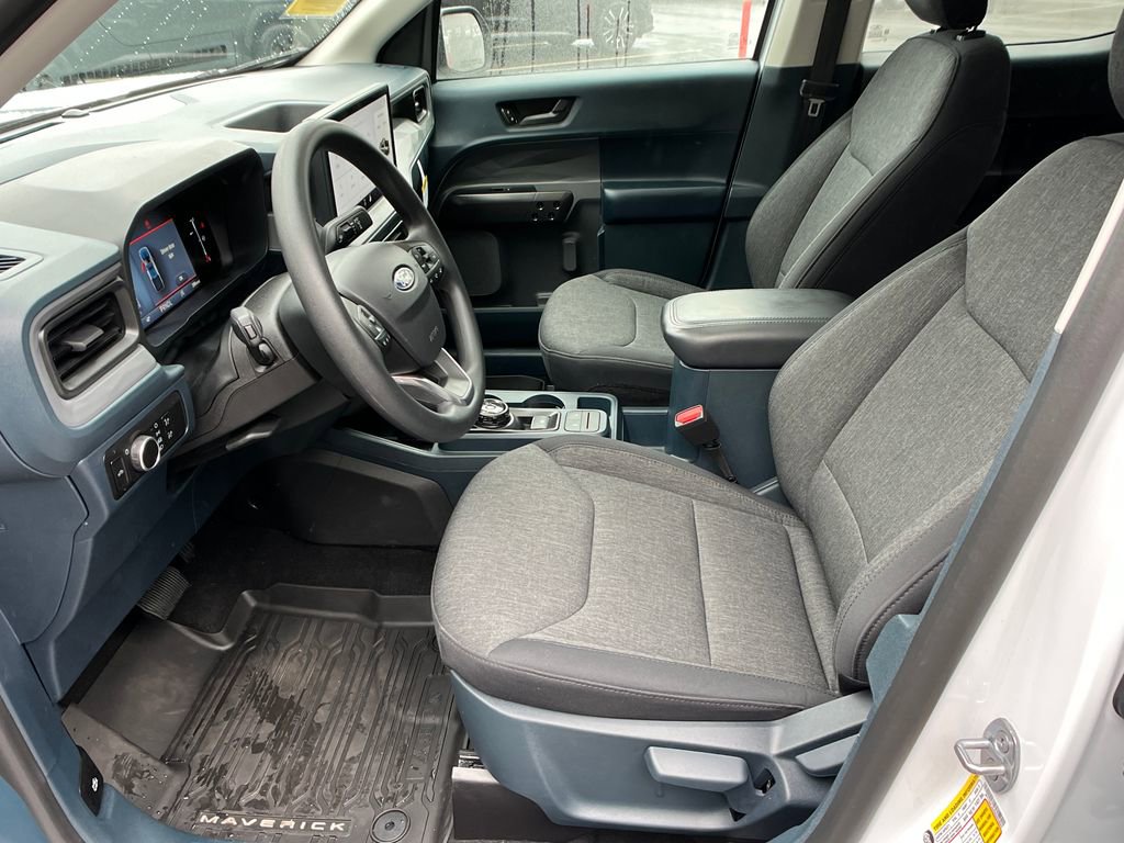 Used 2025 Ford Maverick XLT w/ Black Appearance Package image 9