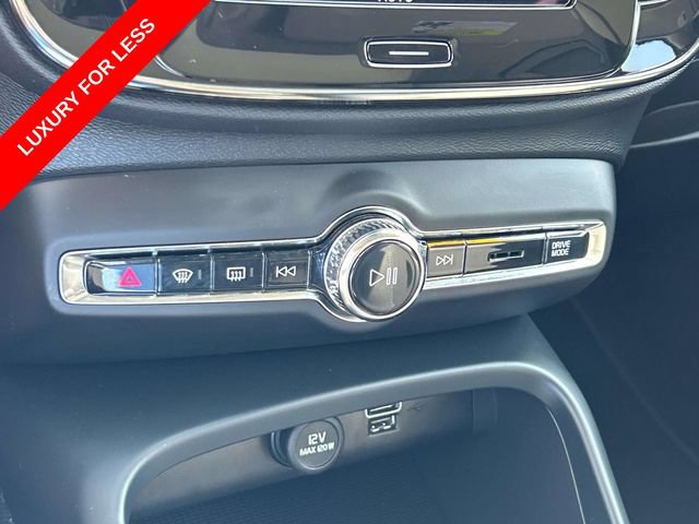 Used 2021 Volvo XC40 T5 Momentum w/ Premium Package AWD/4WD image 38
