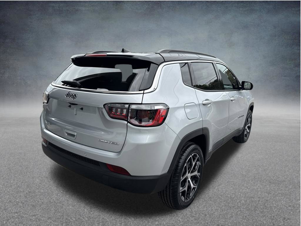Used 2024 Jeep Compass Limited AWD/4WD image 5
