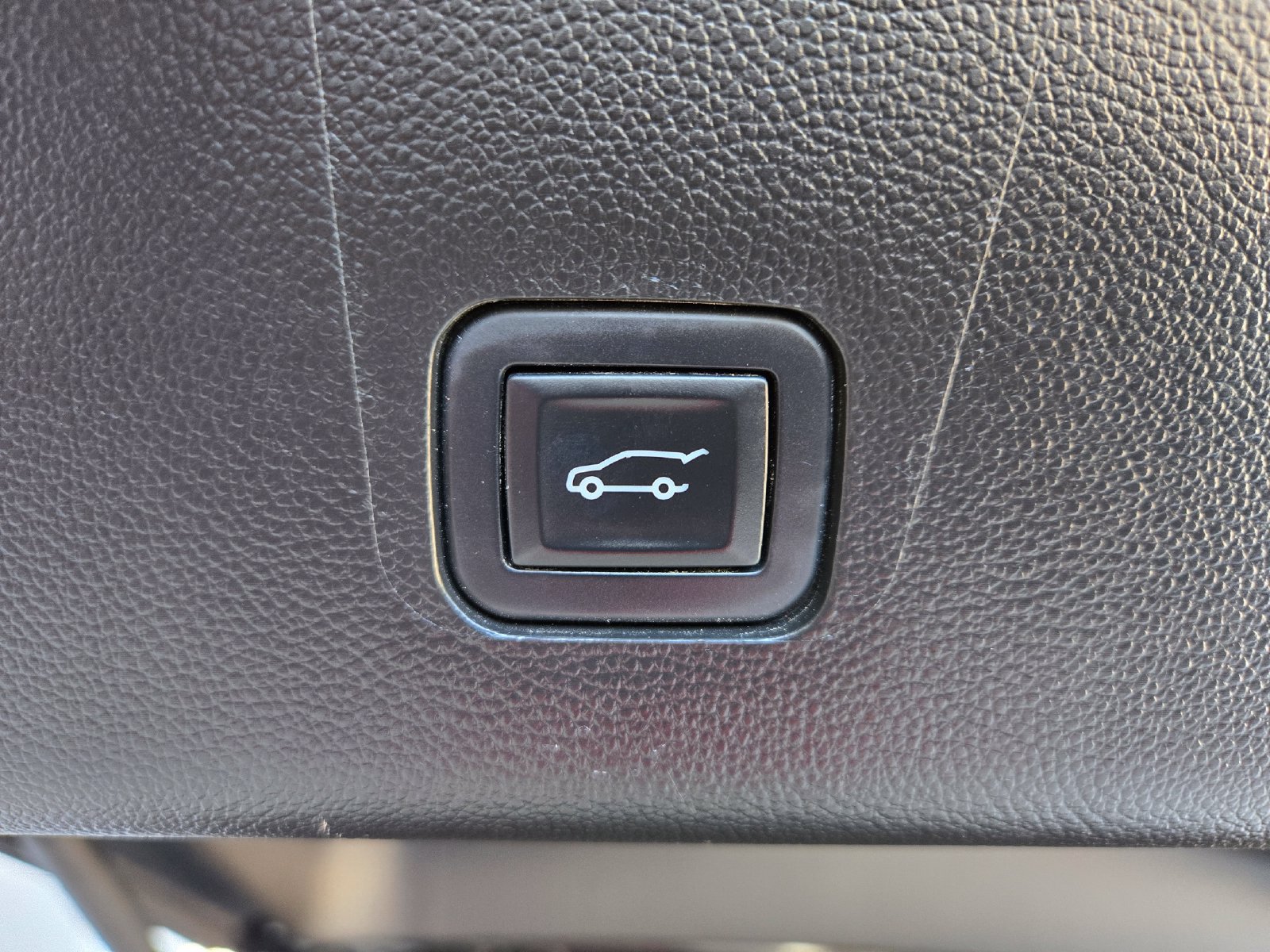 Used 2018 Chevrolet Traverse LT FWD image 30