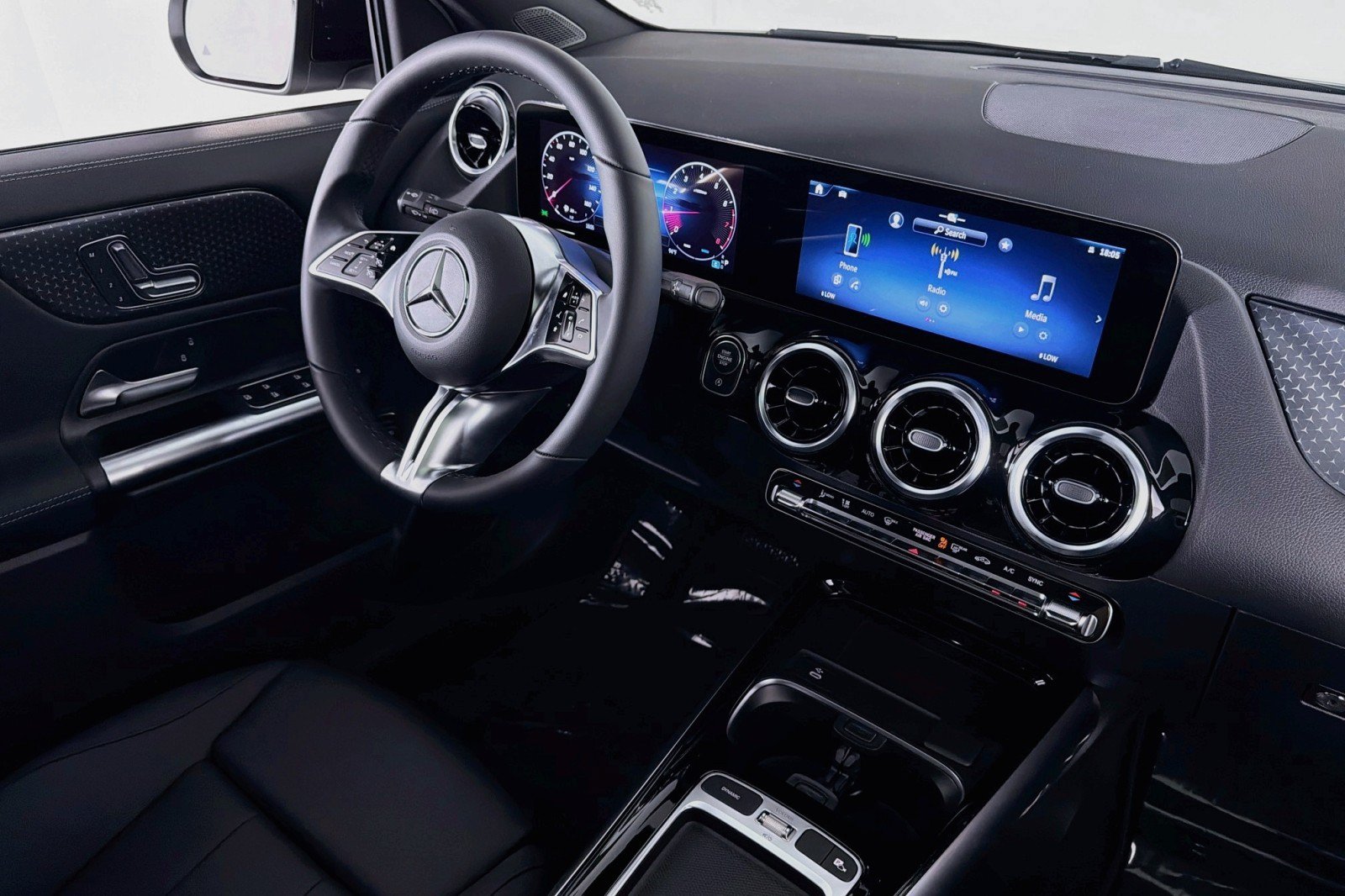 New 2026 Mercedes-Benz GLA 250 image 15