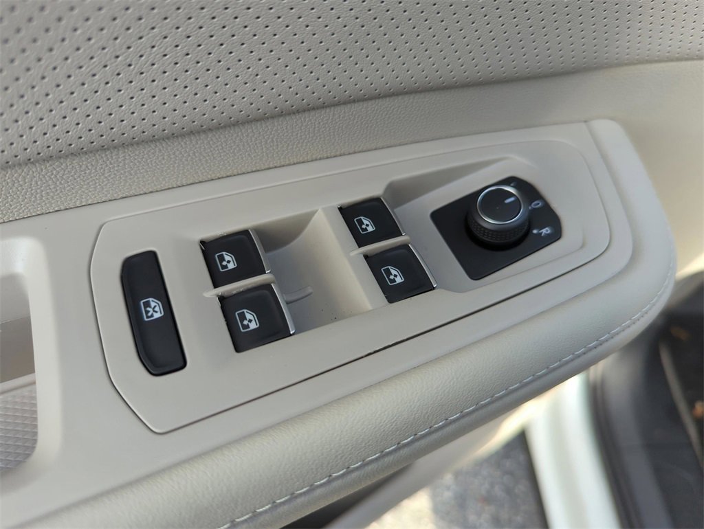 New 2026 Volkswagen Atlas SE image 25