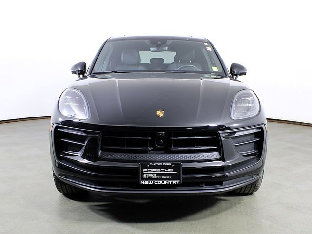 Certified 2024 Porsche Macan image 10