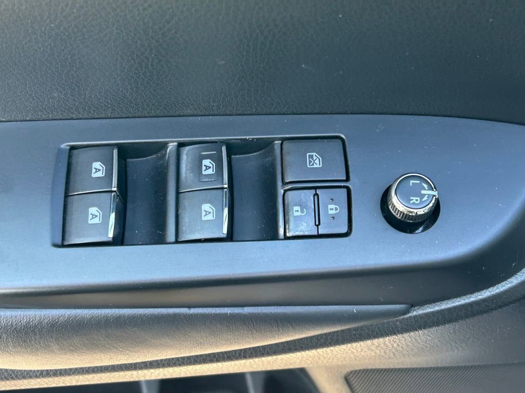 Used 2019 Toyota Highlander Limited Platinum AWD/4WD image 28