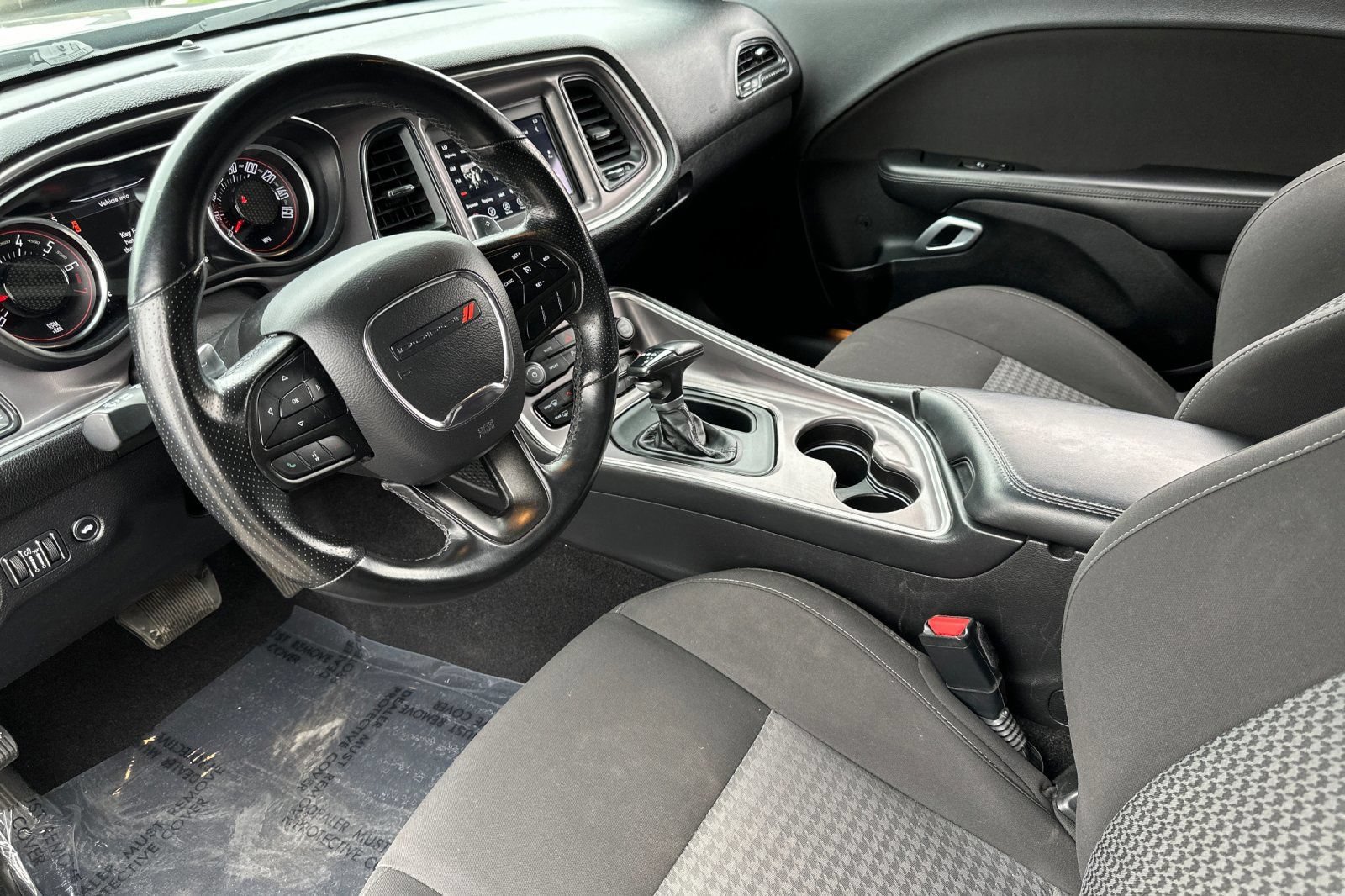 Used 2022 Dodge Challenger GT RWD image 10