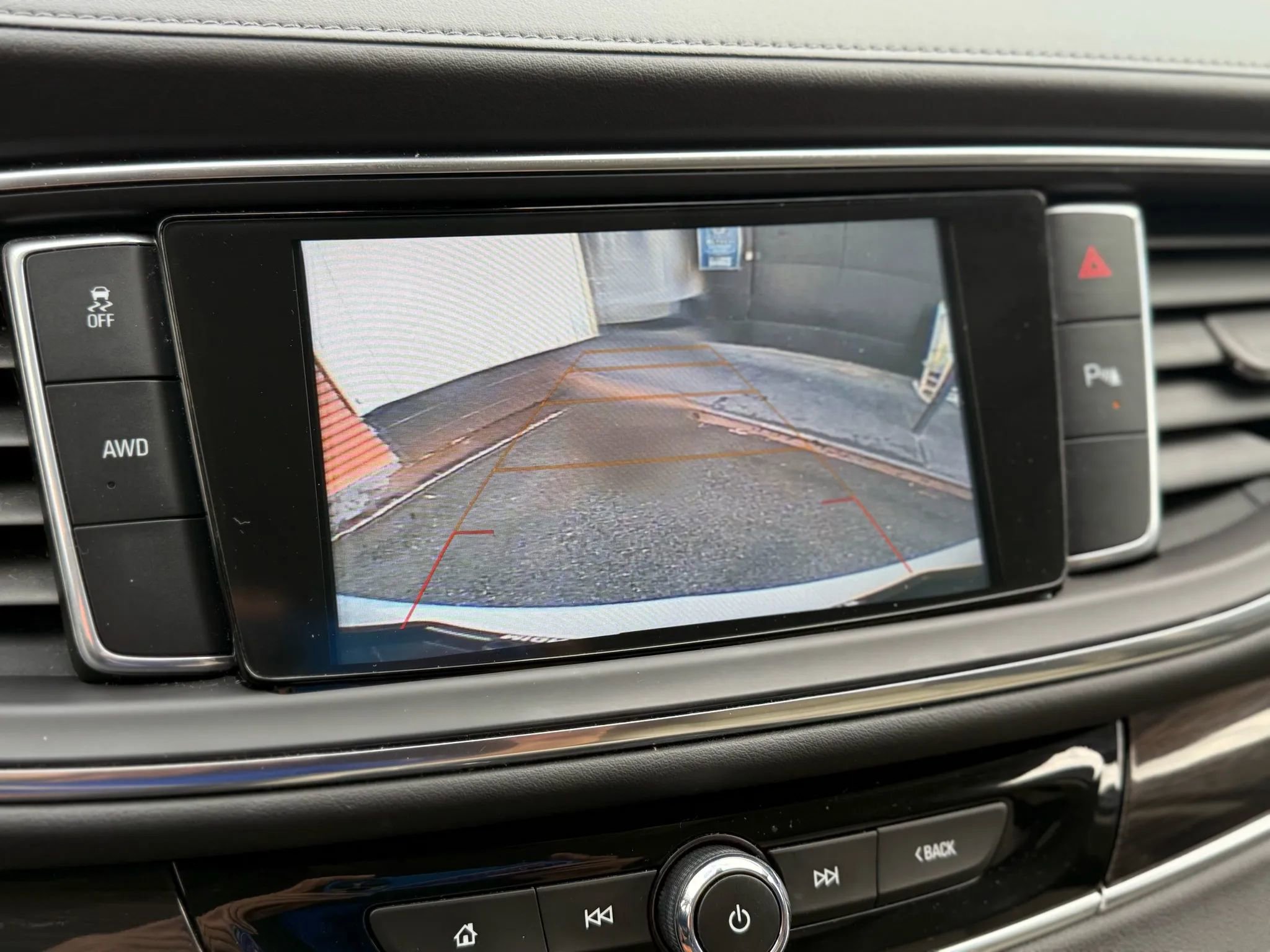 Used 2019 Buick Enclave Essence image 31