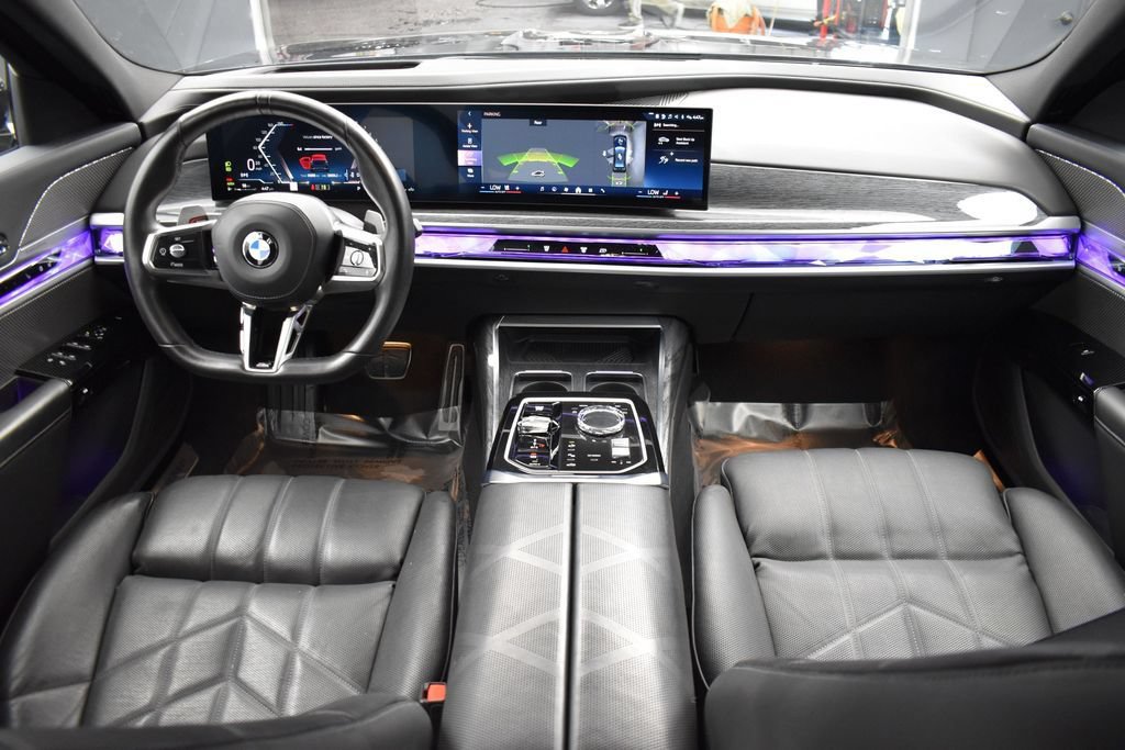 Used 2025 BMW 740i xDrive AWD/4WD image 16