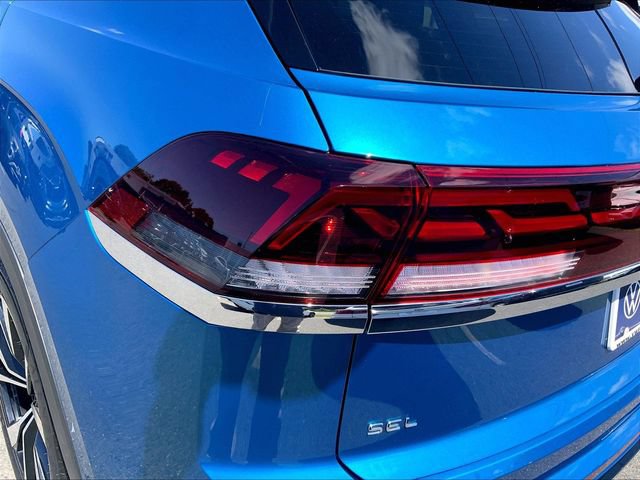 Certified 2024 Volkswagen Atlas Cross Sport SEL Premium R-Line AWD/4WD image 29